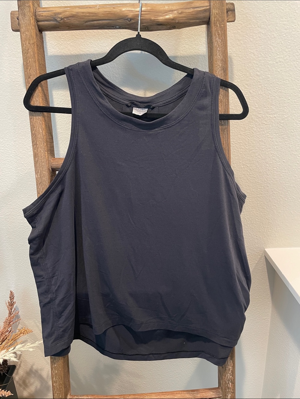Athleta Women’s Black Sleeveless Tank Top